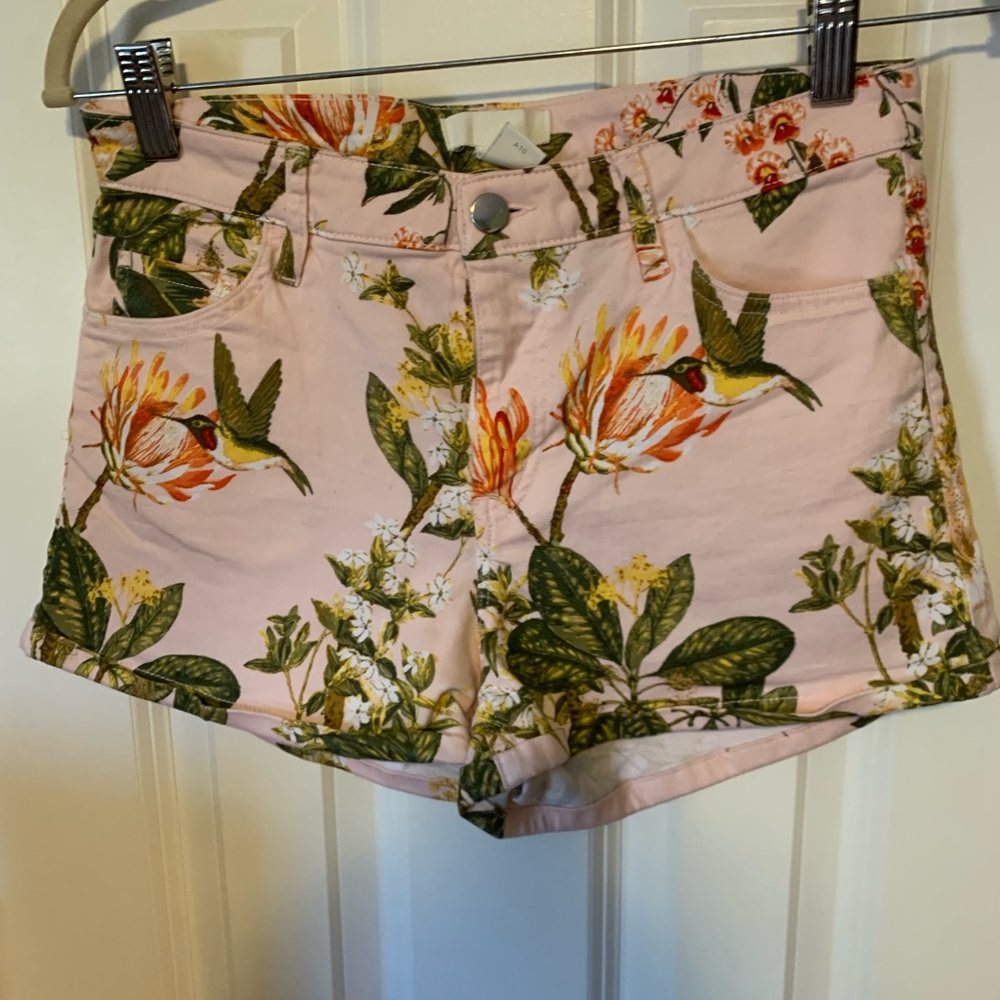 5 for $25 sale!! H&M pink floral print stretch-denim shorts
